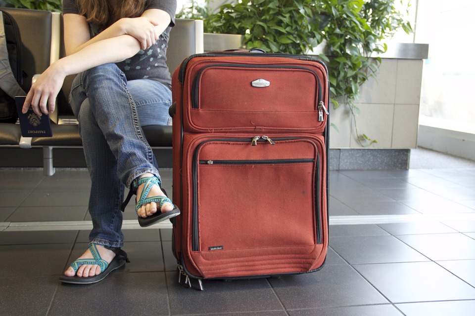Sturdy suitcase for new college students